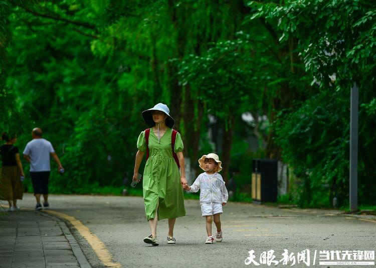 貴陽：花溪公園避暑遊