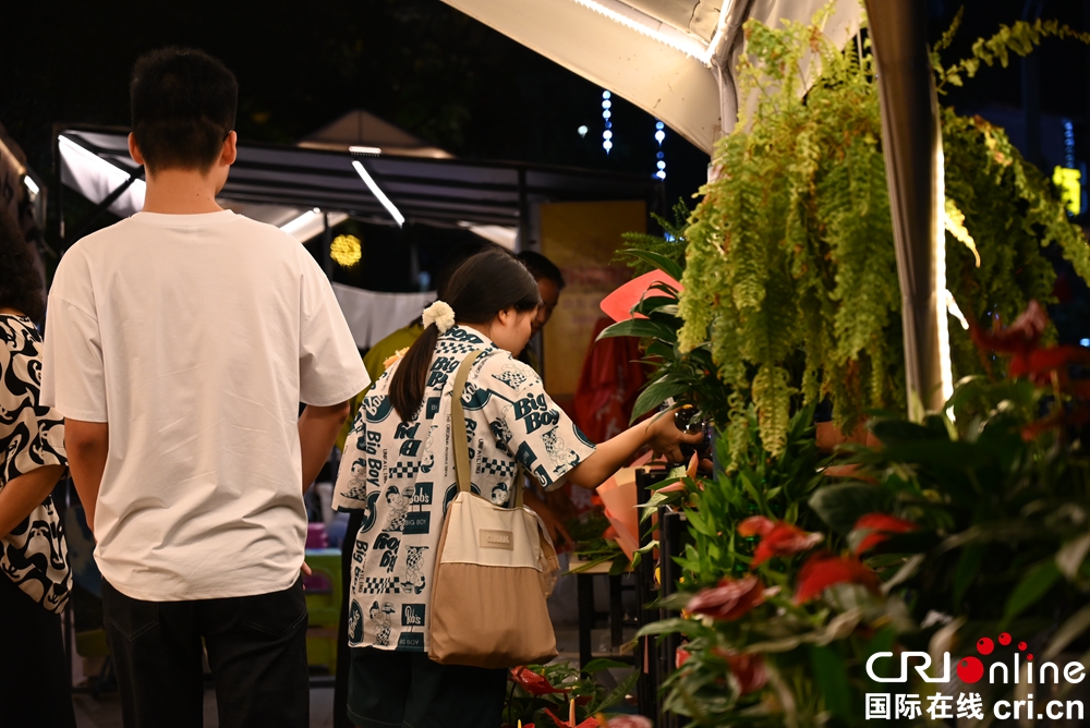 貴州興義：“夜經濟”提升市場消費新活力_fororder_微信圖片_20230916151618_1