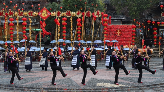 （供稿）貴州雷山：非遺借勢“村晚”出圈帶火鄉村旅遊_fororder_ede478c50a0b6c7e5ba7b9619359e68