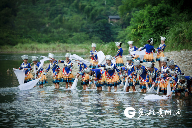 “探”荔波水春河峽谷 高山深谷中的激情與愜意