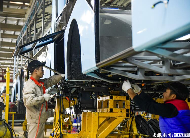 貴州省著力推動電動汽車、鋰電池、太陽能電池高品質發展