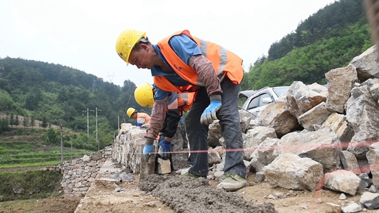 貴州鎮遠G211大地至小田溪公路改擴建工程火熱施工_fororder_4月16日(8)