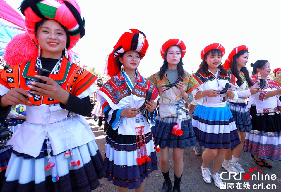 貴州鍾山：萬人齊聚跳花樹祭祖先_fororder_微信圖片_20240325164058