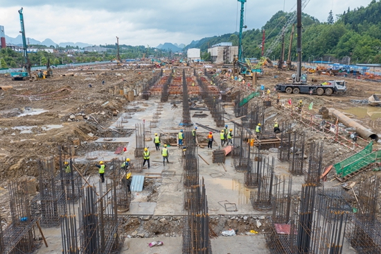 六盤水市水城化工園區獲批按貴州省新建化工園區進行培育_fororder_園區2號焦爐基礎施工。聶康 攝 (航拍圖)