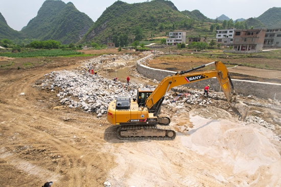 貴州惠水：總投資3億元水利領域國債項目開啟“加速跑”模式_fororder_拉女寨河重點山洪溝治理工程施工現場 (5).JPG