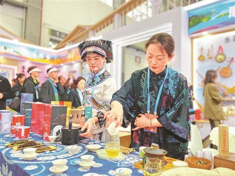 全國各地優秀鄉村工匠齊聚貴陽展演交流 大師名家亮絕活 妙手匠心促振興_fororder_f6f34de7-0137-4e16-aea4-d02dbca03e3b