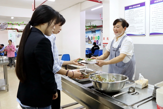 貴州獨山：社區食堂“煙火氣”十足 為群眾辦好暖心“食”事_fororder_20240430085936-jFqPzh-