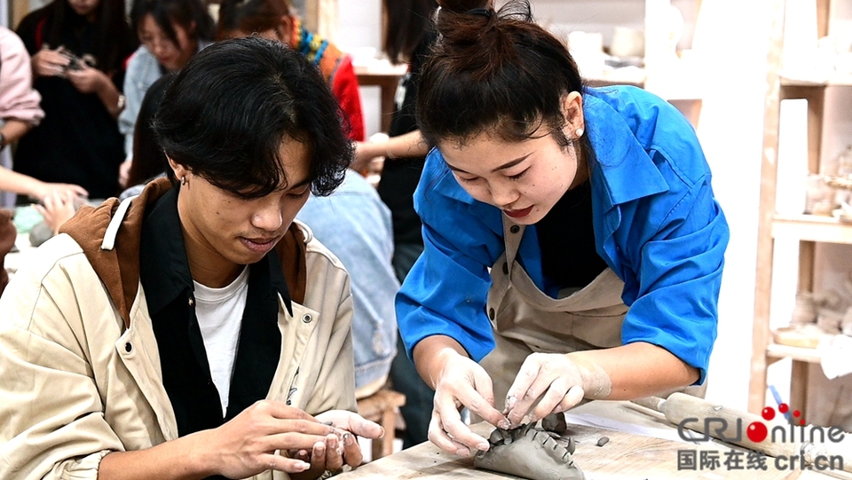 老撾留學生走進貴州六盤水 “沉浸式”感受中華文化魅力_fororder_DSC_8835.JPG