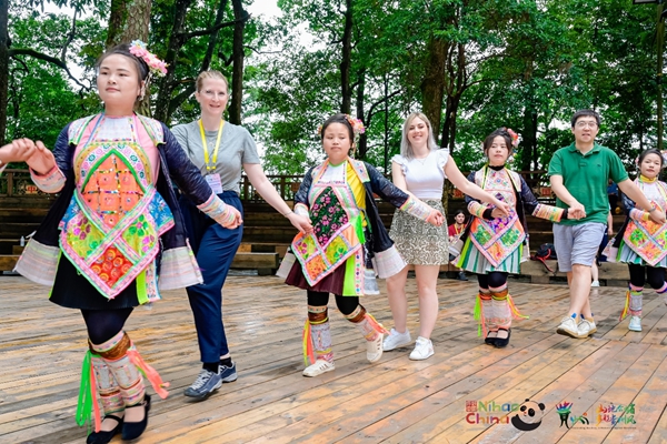 歐洲國家旅行商貴州踩線團走進黔南和黔東南 邂逅多彩貴州風_fororder_5