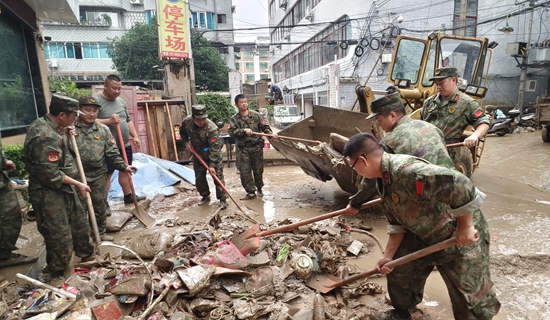 貴州鎮遠尚寨土家族鄉基幹民兵奮戰搶險救災一線_fororder_1aa148cba5992de2ee1545194d013c4