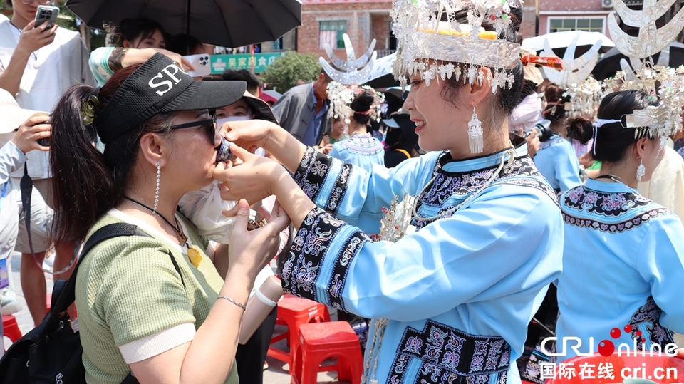 貴州三都：歡慶卯節 共繪“東方情人節”綺麗畫卷_fororder_IMG_8052.JPG