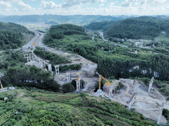 都獨同城大道（獨山段）正加緊建設 預計明年通車_fororder_20240806112457-NbiFaw-