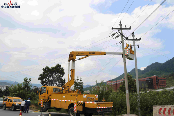 （市州 遵義）遵義習水供電局：高溫作業 換來“清涼一夏”