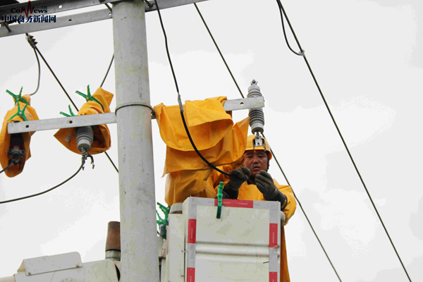 （市州 遵義）遵義習水供電局：高溫作業 換來“清涼一夏”