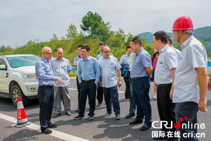 貴州平羅高速平塘至牙舟段順利通過交工驗收