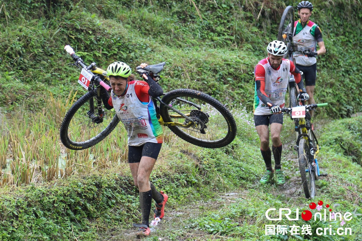 中外選手在貴州甕安感知山地運動魅力（組圖）