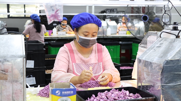 抓品質 保訂單 貴州獨山潮玩工廠生産忙_fororder_20250918105251-AWxOTM-