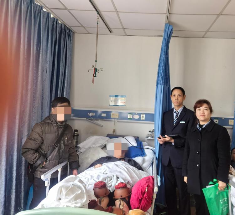 他們帶著愛心和移動設備來了！貴州郵儲溫情服務特殊群體_fororder_2