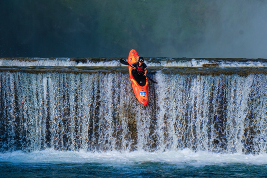 黃果樹大瀑布國際激流迴旋極限賽啟幕在即 國內首條“穿瀑賽道”開啟水上運動新紀元_fororder_640 (3)