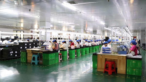 抓品質 保訂單 貴州獨山潮玩工廠生産忙_fororder_20250918105251-QneIzd-