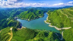 貴州都勻：碧水潤城綠映峰 生態賦能譜新篇