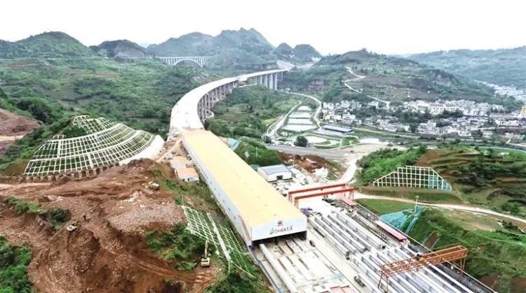 來自安盤高速建設工地的報道——龍場村內有“龍場”_fororder_微信圖片_20250604095745