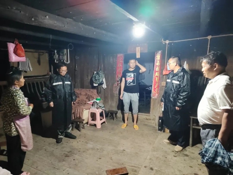 丹寨雨夜：緊急安全轉移281人，安置點裏暖流涌動