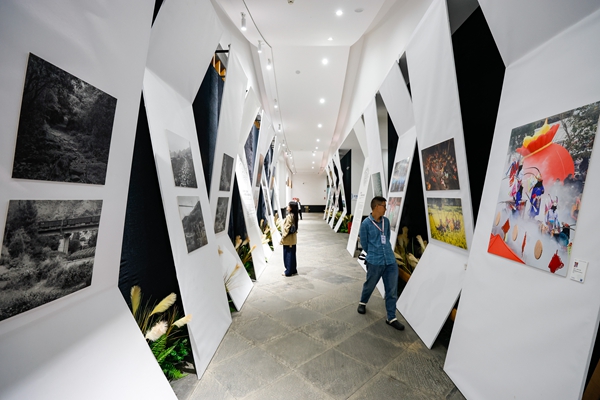 2025多彩貴州·第十八屆中國原生態國際攝影大展開幕_fororder__C0A0117