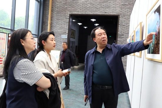 貴州六盤水：“同飲珠江水·山海共相連”兩地攝影聯展舉行_fororder_圖片2