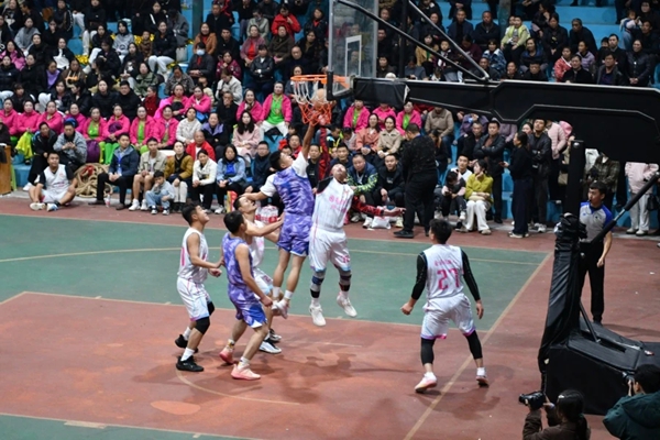 貴州余慶：“壩壩籃球+地攤火鍋”探索文體旅融合新路徑_fororder_微信圖片_20251103171204_20_418