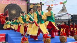 貴陽市白雲區：第四屆地戲藝術節開啟民族風情之旅