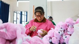 貴州都勻：“社區工廠”火力全開 居民實現“家門口”穩定就業