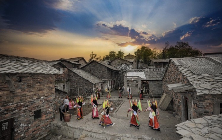 “快”世界裏的“慢”溫度:一場來自貴州的風物之夢_fororder_dD0xNzYxMTg4NTU3X3I9MDJiNjZhODZfdz0xMDgwX3E9MTAwX2U9cG5n