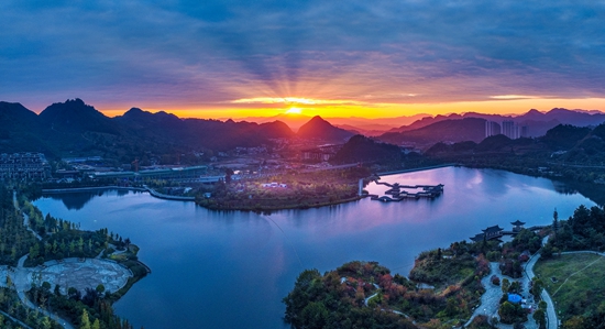 貴州都勻精心打造七大入夏清涼消費場景 邀八方來客“清涼玩一夏”_fororder_都勻-杉木湖，圖片來源：趙勻川 (2)