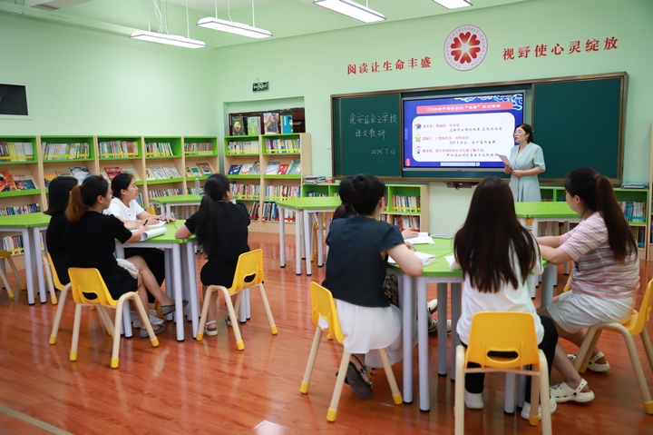 山海“點燈人”：托舉每朵雲找到自己的上升氣流