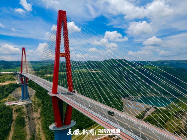 龍裏河大橋——世界首座高山峽谷景觀橋
