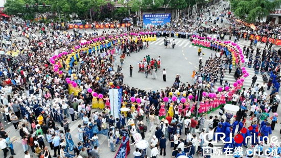 貴州惠水：千年龍舟競渡 漣江兩岸共繪文體旅新篇_fororder_640111