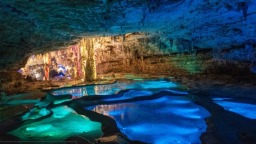 國漫IP混搭多元音樂 溶洞+升級文旅體驗｜“洞聽天籟 漫遊地心”2025多彩貴州溶洞音樂周拓業態圈新粉