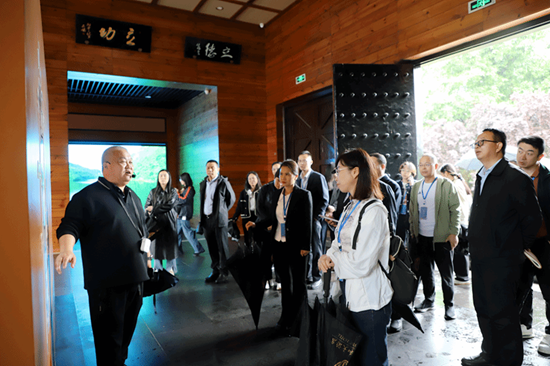 黔贛桂陽明文化轉化運用暨文旅體融合發展座談會在修文縣舉行_fororder_bb49177f96384ba0abe9acf79de57fb4_s