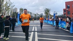 五千跑者燃情開跑 九城地産杯盤州第二屆全民健康跑成功舉辦