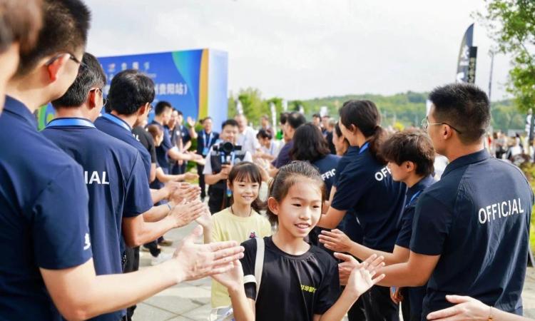 “賽動黔景”跟著賽事來貴州｜全國青少年攀岩公開賽在“爽爽”貴陽火熱開賽