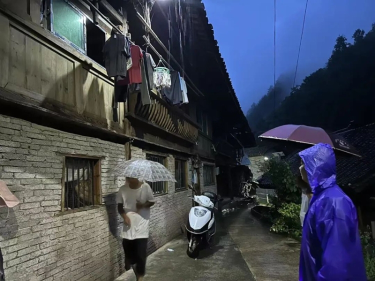 丹寨雨夜：緊急安全轉移281人，安置點裏暖流涌動