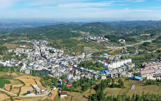 貴州甕安：“清”出底色、“改”出生機、“治”出質感_fororder_建中鎮全景（李泓穎 攝）