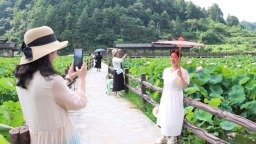 貴州獨山：夏日繁花引客來 鄉村旅遊添新彩