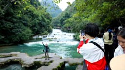 粵貴花開在黔南 | 2025年“粵港澳大灣區媒體黔南行”主題採訪活動圓滿落幕