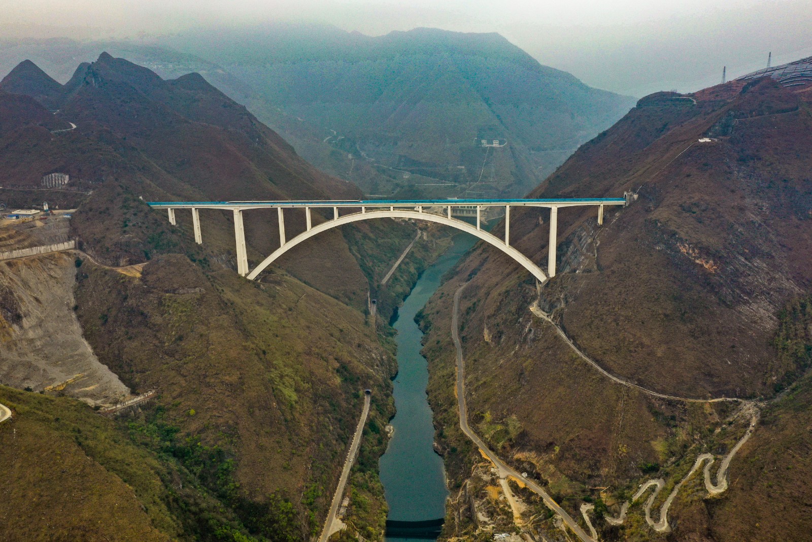 貴州橋：跨越山川的美麗畫卷