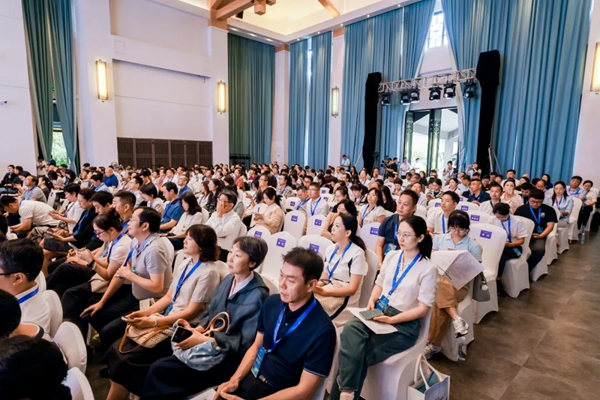 第三屆中國非物質文化遺産保護年會暨第四屆丹寨非遺周主旨演講在丹寨舉行_fororder_3