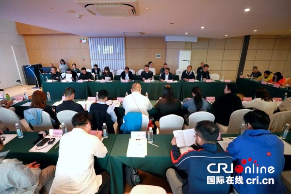 粵貴花開在黔南 | 2025年“粵港澳大灣區媒體黔南行”主題宣傳報道活動啟動_fororder_圖片1