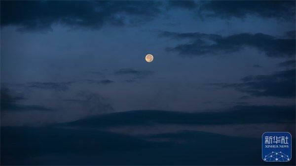 美不勝收！貴州六枝老王山現雲海、佛光、日月同輝奇觀_fororder_5555