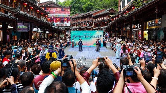 貴州都勻：石板古街飄粽香端午活動精彩紛呈_fororder_微信圖片_20250531171727